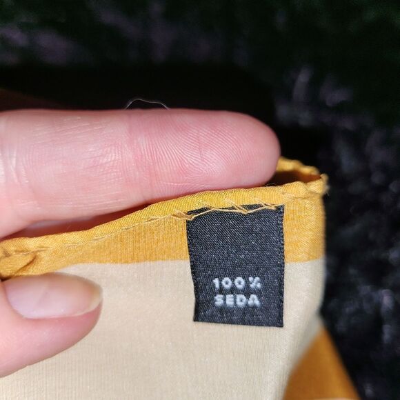 Pertegaz Silk Gold and White Scarf - Picture 5 of 8